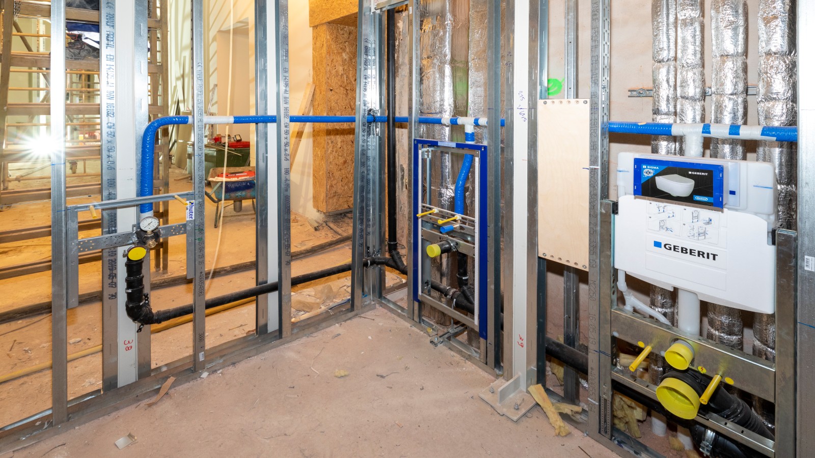 Geberit und Huter Montageelementen