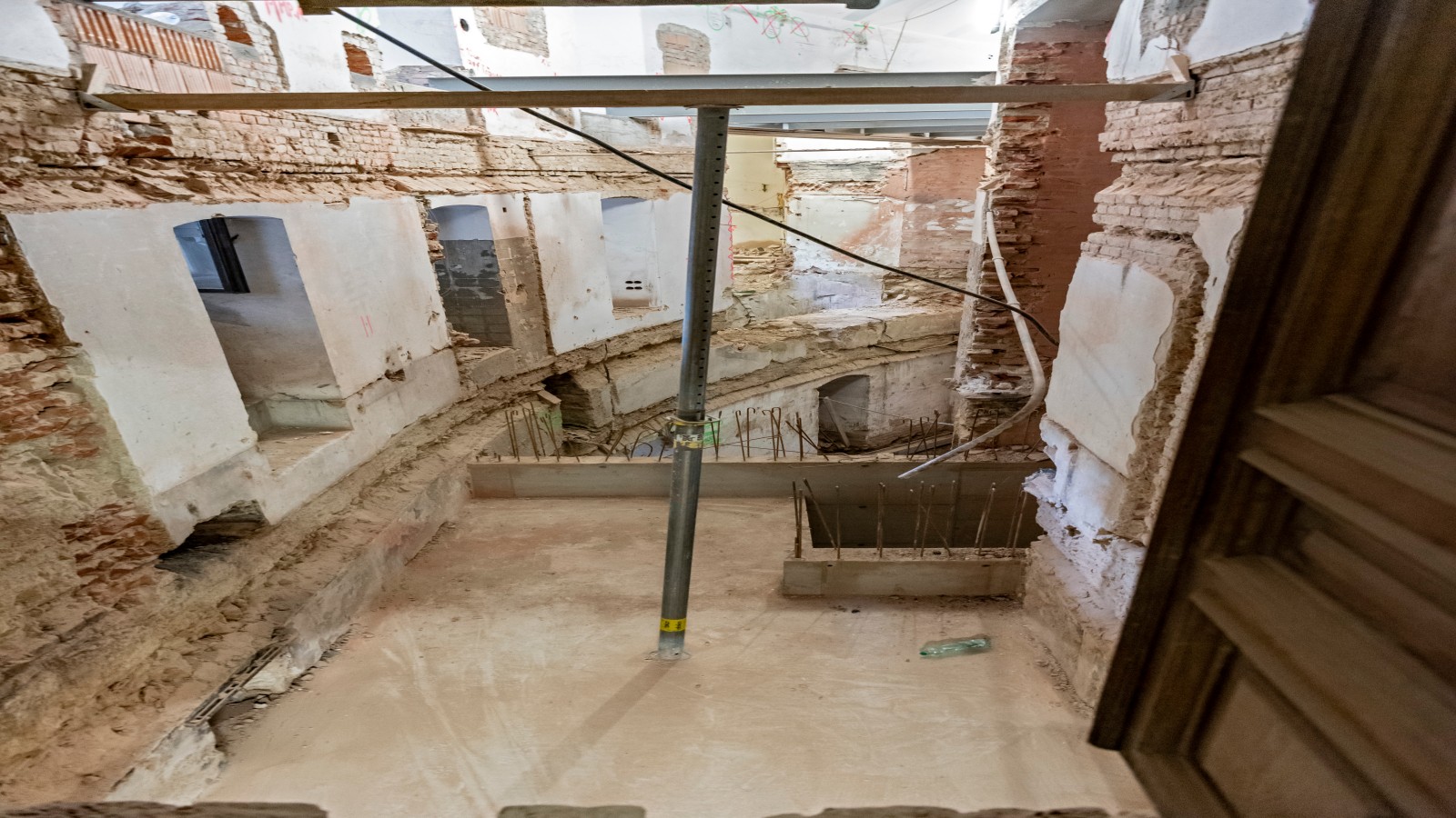 Roharbeiten in NR-Saal