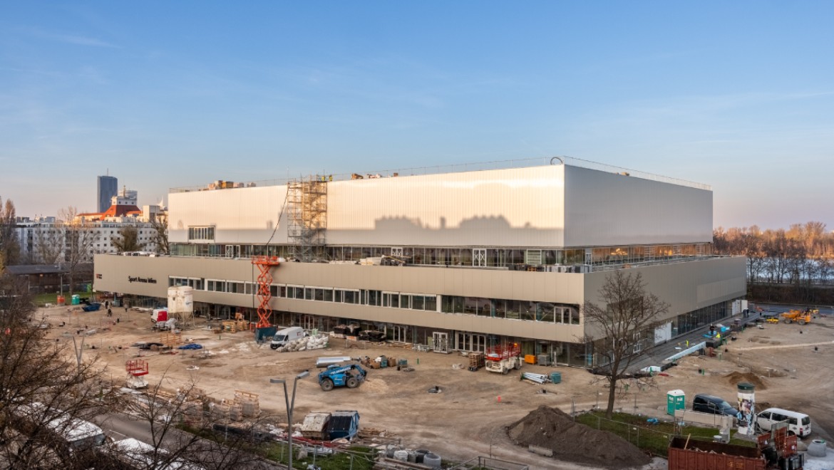 Blick auf die neue Sport Arena Wien am Handelskai: Die größte Sporthalle Österreichs bietet rund 13 000 Quadratmeter Sportflächen für Breiten- und Spitzensport. (c) Geberit/Stephan Huger Blick auf die neue Sport Arena Wien am Handelskai: Die größte Sporthalle Österreichs bietet rund 13 000 Quadratmeter Sportflächen für Breiten- und Spitzensport. (c) Geberit/Stephan Huger