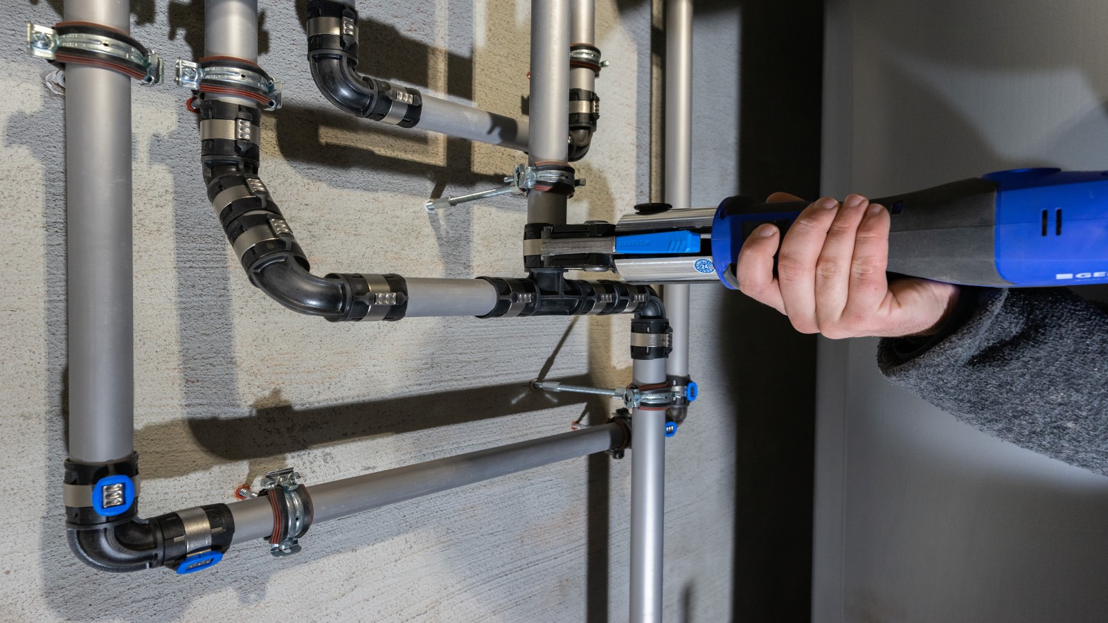 Geberit FlowFit Installation im Einfamilienhaus Geberit FlowFit Installation im Einfamilienhaus