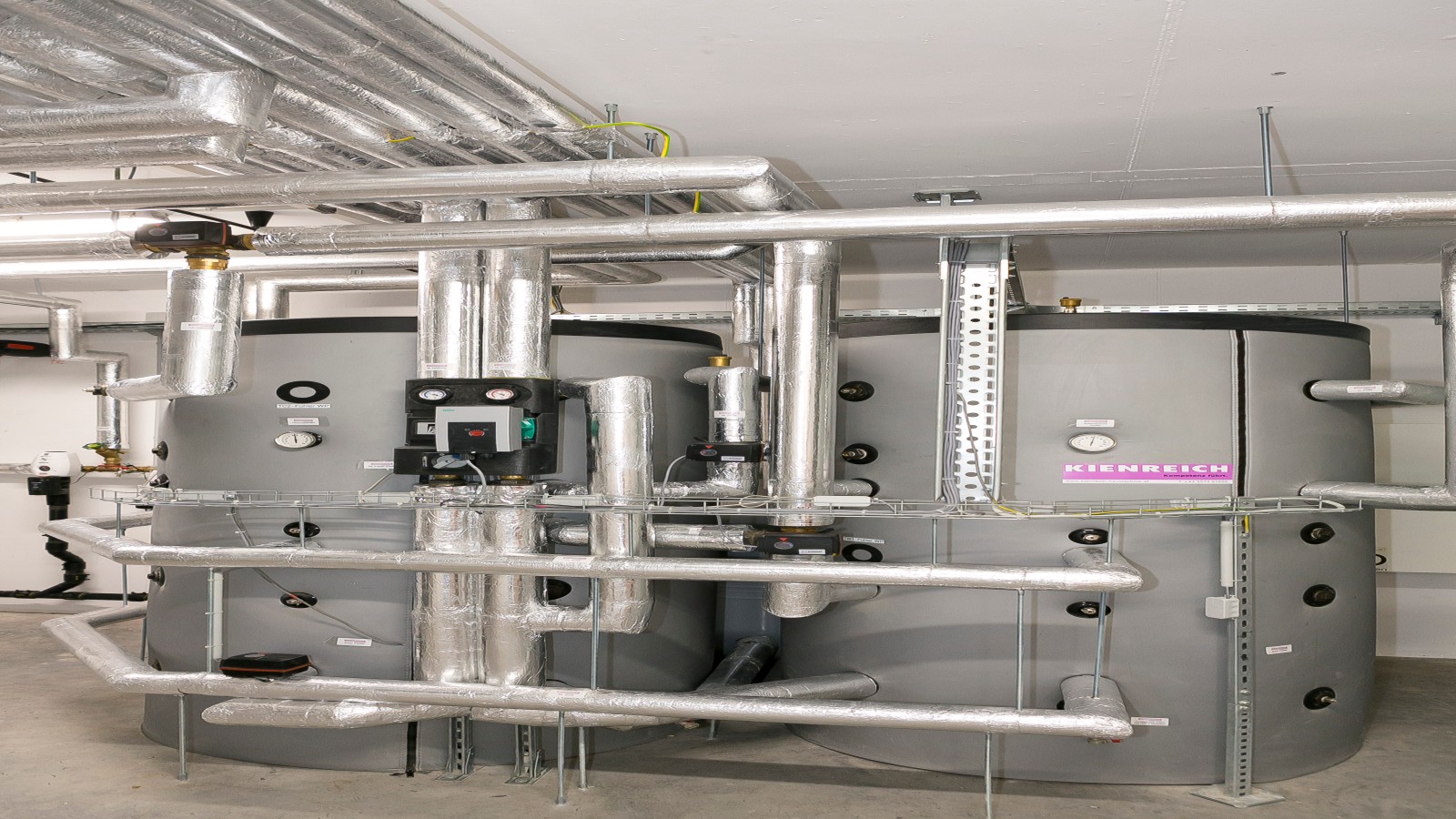 Installations- und Versorgungssysteme Installations- und Versorgungssysteme