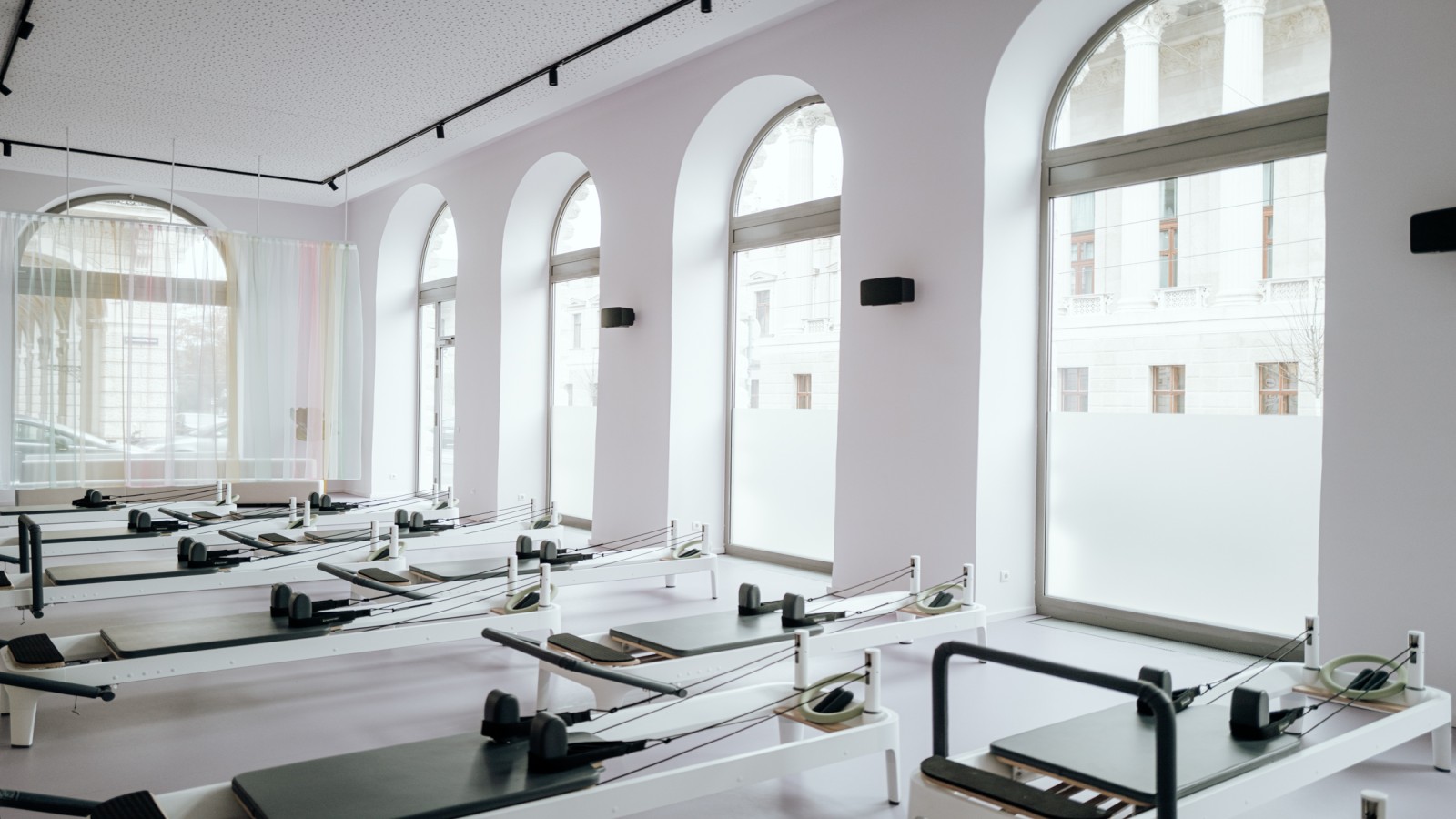 Mehr wie ein Designerloft: das Studio June wurde nach dem Lieblingsmonat Juni des Gründer-Trios benannt. (c) Niklas Stadler Mehr wie ein Designerloft: das Studio June wurde nach dem Lieblingsmonat Juni des Gründer-Trios benannt. (c) Niklas Stadler