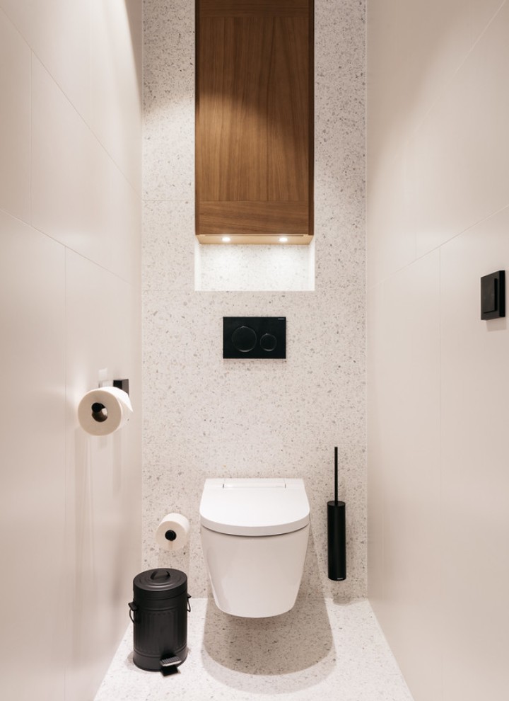 Die individuell angefertigte Einrichtung macht jedes der 23 Bäder einzigartig. Vor und hinter der Wand kommen Geberit Produkte zum Einsatz, vom VariForm Waschtisch, Dusch-WC Sela und der Betätigungsplatte Sigma bis hin zu Trink- und Abwasserleitungen. © Gregor Hofbauer/Refugium Lunz Die individuell angefertigte Einrichtung macht jedes der 23 Bäder einzigartig. Vor und hinter der Wand kommen Geberit Produkte zum Einsatz, vom VariForm Waschtisch, Dusch-WC Sela und der Betätigungsplatte Sigma bis hin zu Trink- und Abwasserleitungen. © Gregor Hofbauer/Refugium Lunz