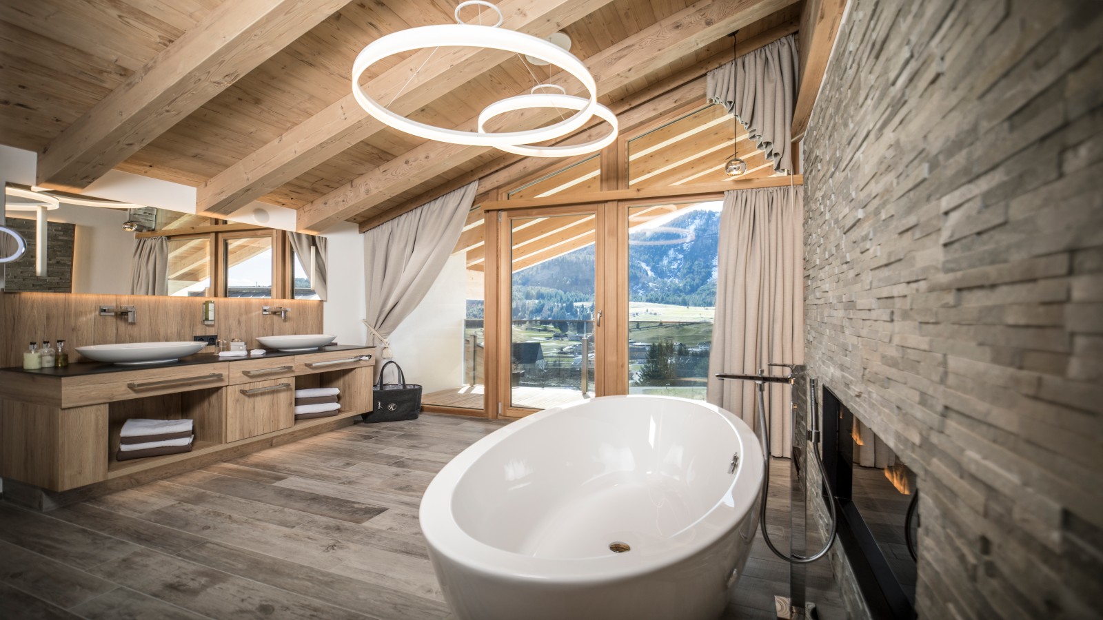 Badezimmer mir Bergblick Badezimmer mir Bergblick