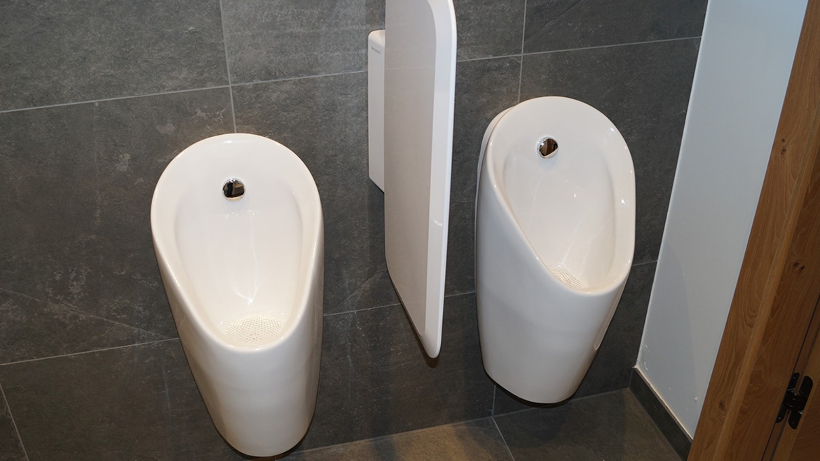 Geberit Urinale im Starthaus Kitzbühel Geberit Urinale im Starthaus Kitzbühel