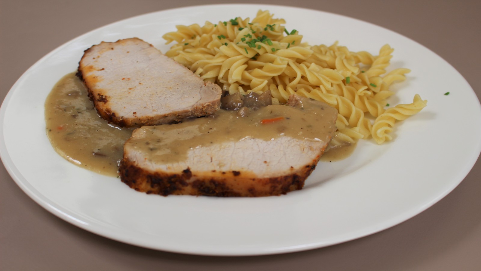 Abwechslungsreiche Speisen zu geförderten Mitarbeiterpreisen bietet das Betriebsrestaurant von Geberit (c) Geberit