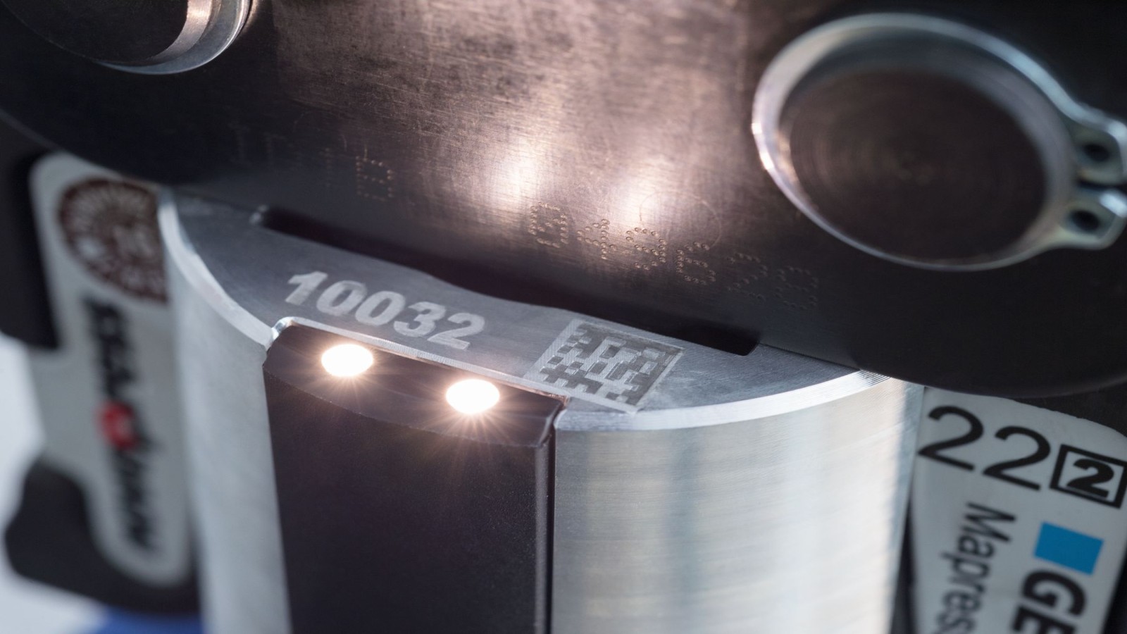 Geberit Presswerkzeug mit Pressstellenbeleuchtung sorgt für gute Sicht in dunklen Ecken Geberit Presswerkzeug mit Pressstellenbeleuchtung sorgt für gute Sicht in dunklen Ecken