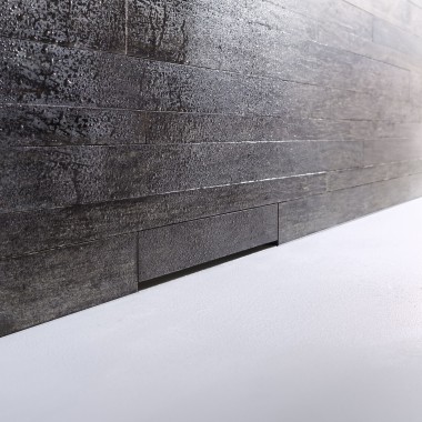 Geberit Wandablauf mit individuell gestalteter Abdeckung