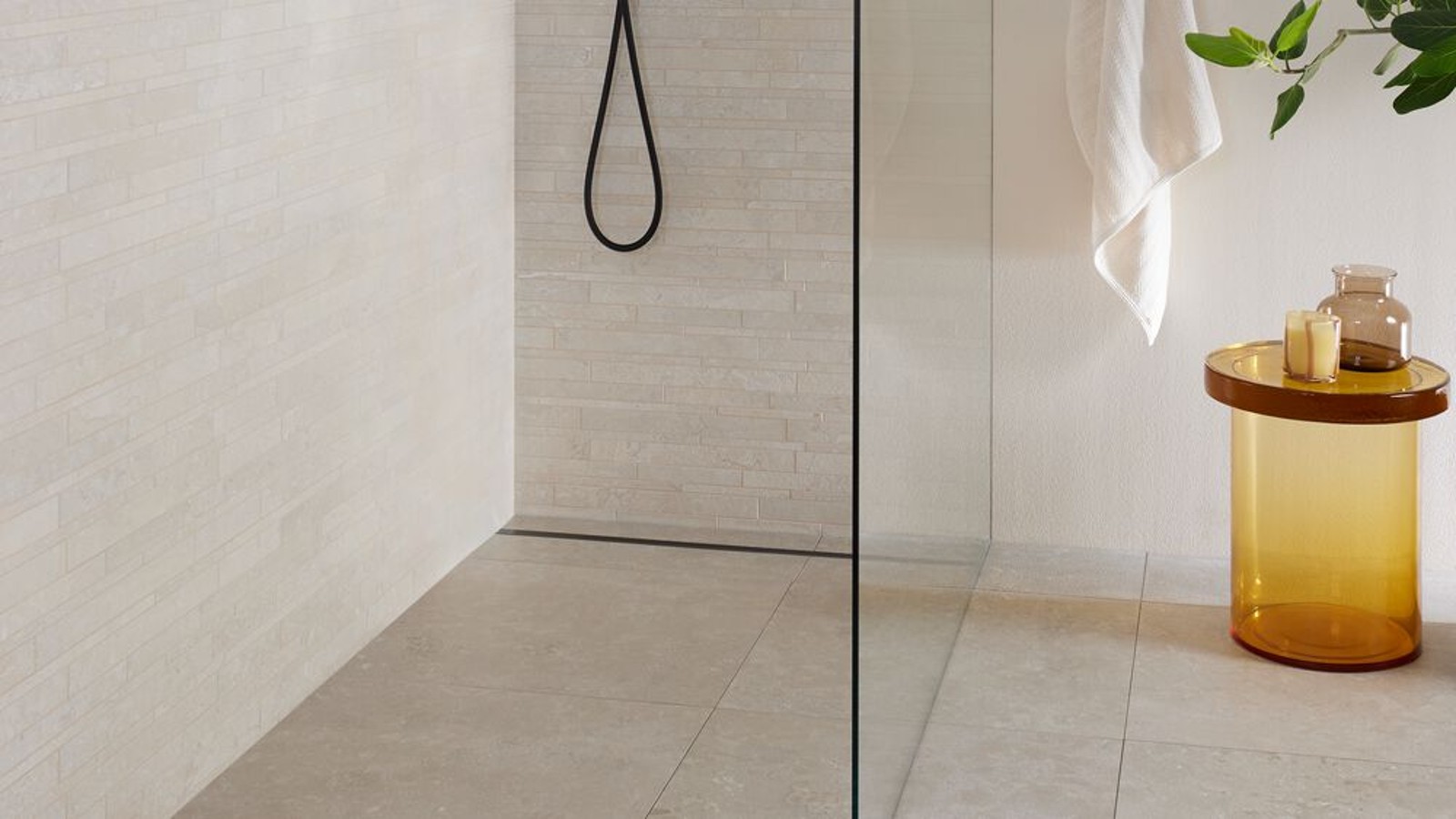 Bodenebene Dusche mit Geberit Duschrinne Cleanline50