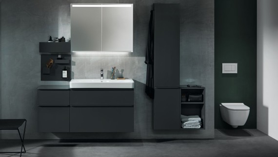 Ein wandhängendes Geberit Smyle Square WC ist in eine Nische eingebaut Ein wandhängendes Geberit Smyle Square WC ist in eine Nische eingebaut