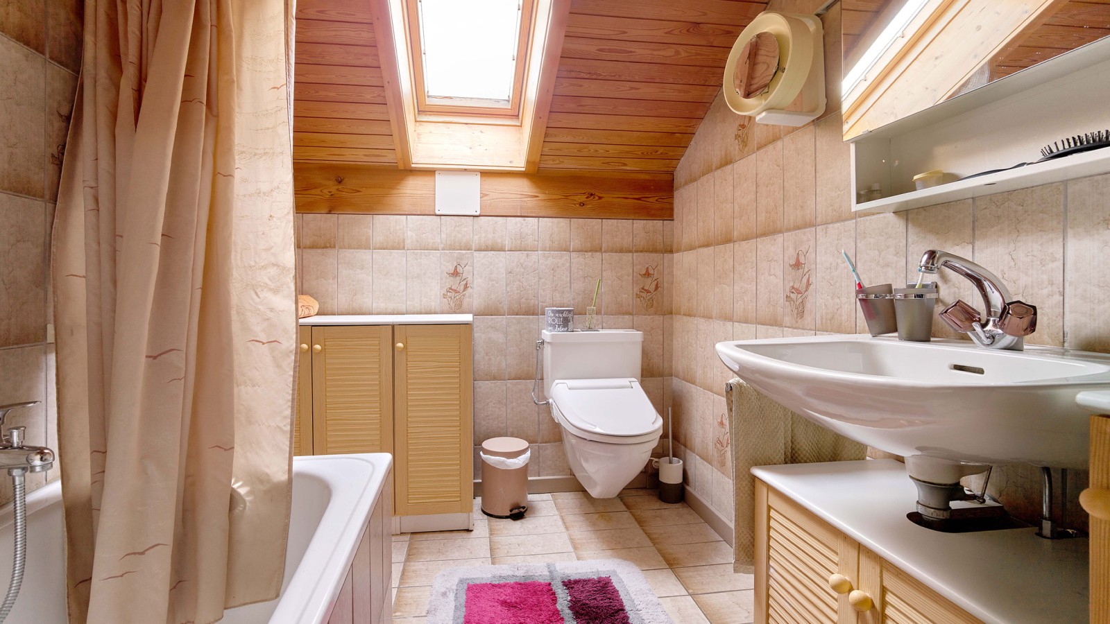 Das Badezimmer vor der Renovierung