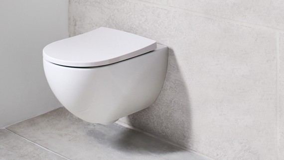 Wandhängendes WC für durchgängige Bodenreinigung Wandhängendes WC für durchgängige Bodenreinigung