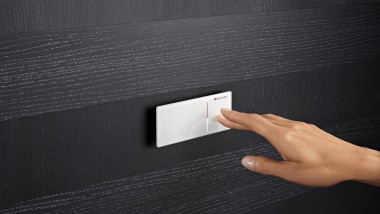 Barrierefreie Spülbetätigung von Geberit Barrierefreie Spülbetätigung von Geberit