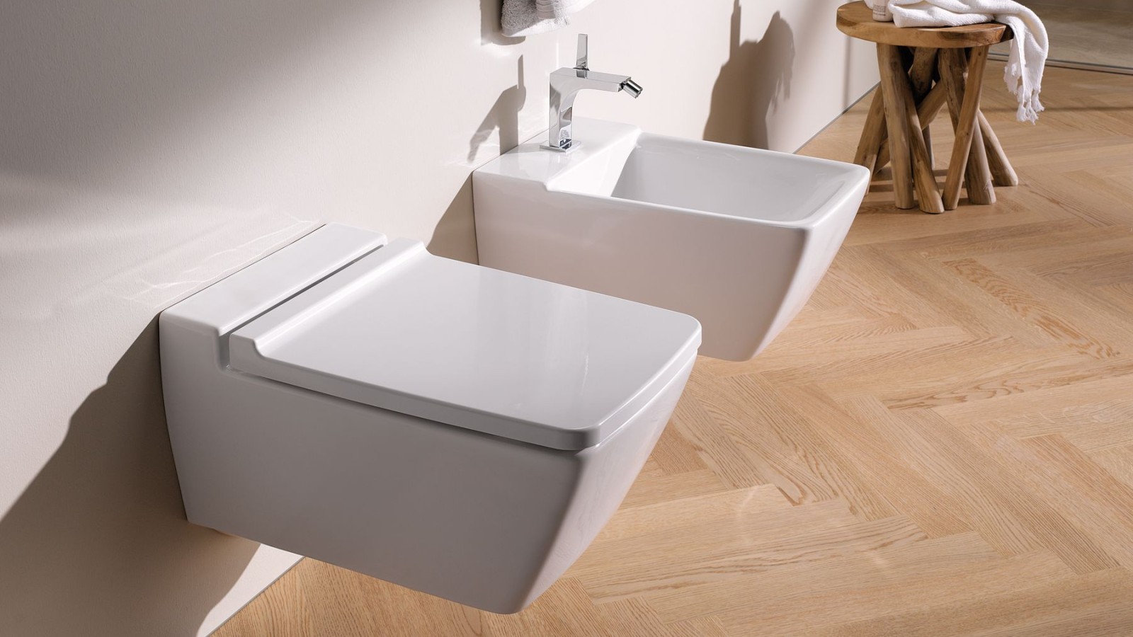 Badserie Geberit Xeno² WC und Bidet ohne Überlauf, dafür mit Clou Badserie Geberit Xeno² WC und Bidet ohne Überlauf, dafür mit Clou