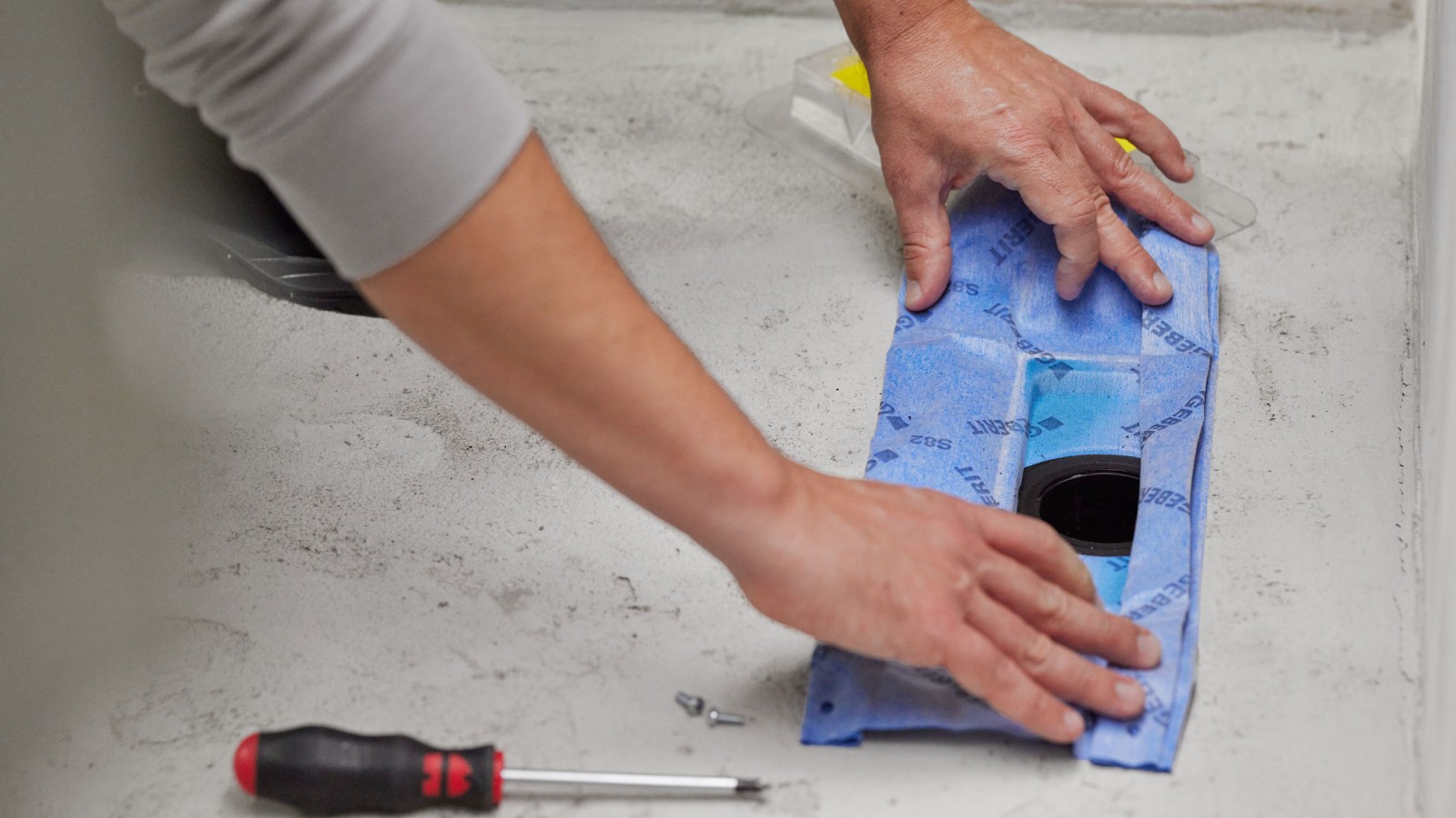 Abdichtung an der CleanLine Duschrinne