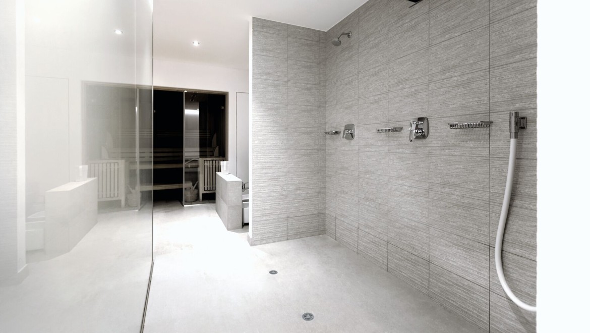 Wandablauf Dusche: Die Elegante Lösung für Ihr Badezimmer () Wandablauf Dusche: Die Elegante Lösung für Ihr Badezimmer