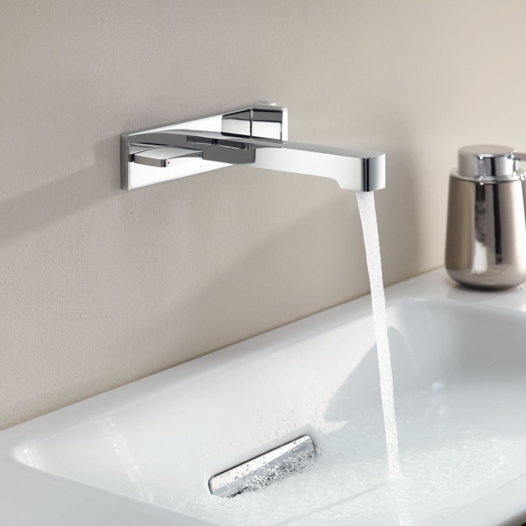 Geberit ONE Wandarmatur für den Waschtisch im eckigen Design Geberit ONE Wandarmatur für den Waschtisch im eckigen Design