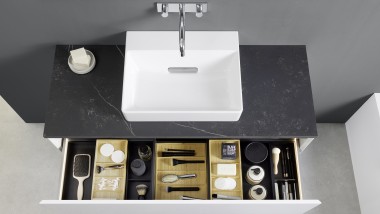 Geberit ONE offene Schublade mit Organisationssystem Geberit ONE offene Schublade mit Organisationssystem