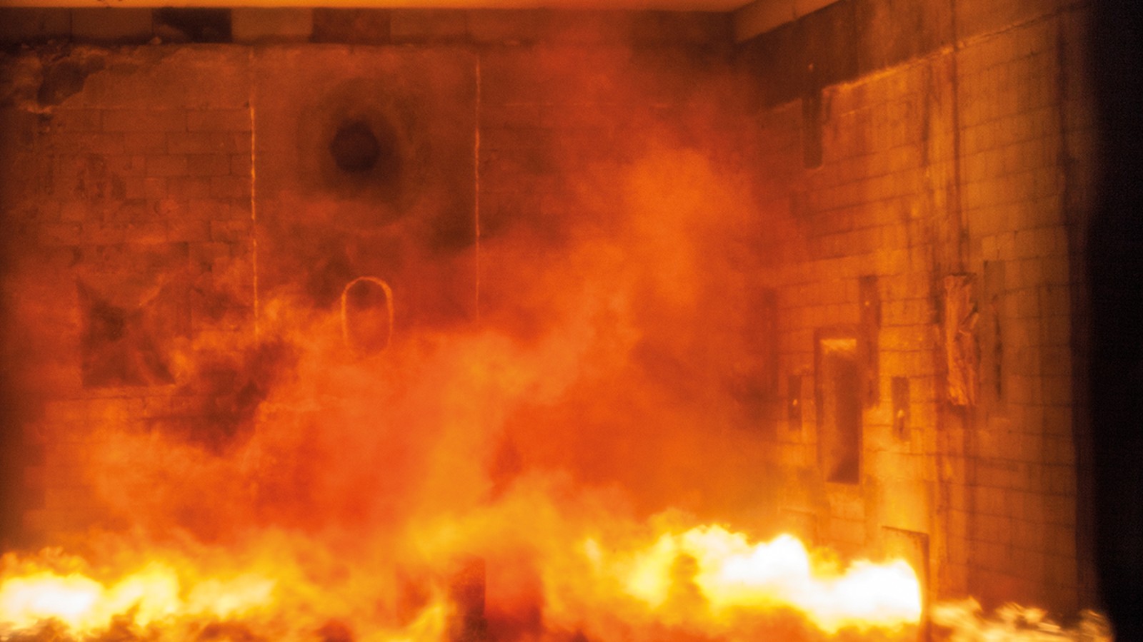 Geberit Brandversuch an der Materialprüfungsanstalt der Universität Stuttgart Geberit Brandversuch an der Materialprüfungsanstalt der Universität Stuttgart