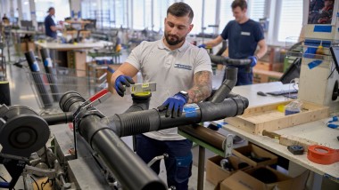 Vorfertigung eines schallgedämmten Abwassersystems mit Geberit Silent-db20