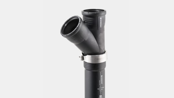 Geberit Silent-Pro mit Geberit Haltekralle eignet sich für die Dachentwässerung