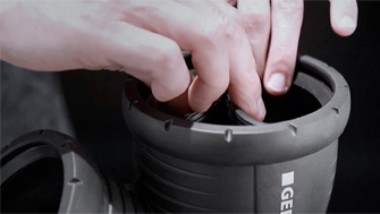 Geberit Silent-Pro: Einfaches Herausnehmen und Einsetzen des EPDM-Dichtrings Geberit Silent-Pro: Einfaches Herausnehmen und Einsetzen des EPDM-Dichtrings