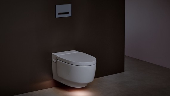 Geberit AquaClean Mera mit Orientierungslicht Geberit AquaClean Mera mit Orientierungslicht