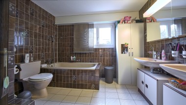 Gesamtansicht des alten Badezimmers Gesamtansicht des alten Badezimmers