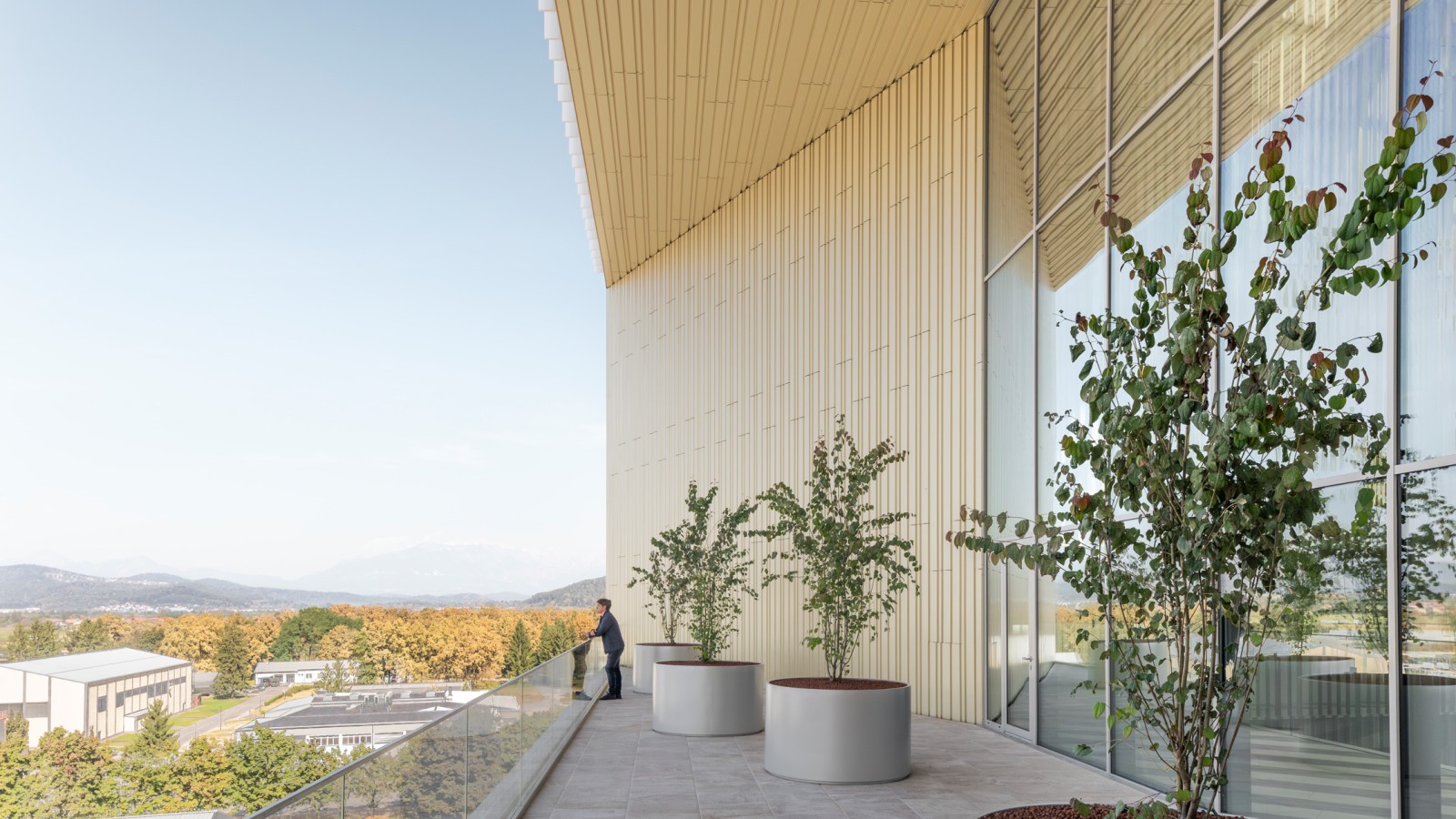 Spektakulär: Von den Terrassen aus überblickt man ganz Ljubljana (© Ana Skobe)