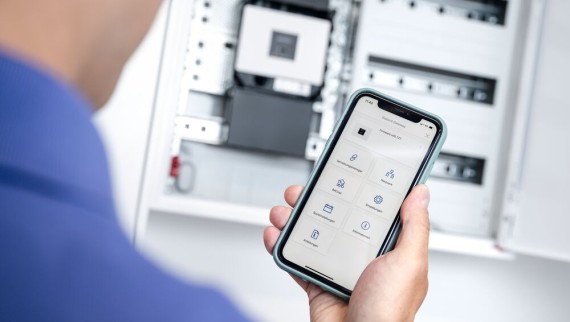 Bedienung sämtlicher Hygienespülungen mit der Geberit Control App am Geberit Gateway Bedienung sämtlicher Hygienespülungen mit der Geberit Control App am Geberit Gateway