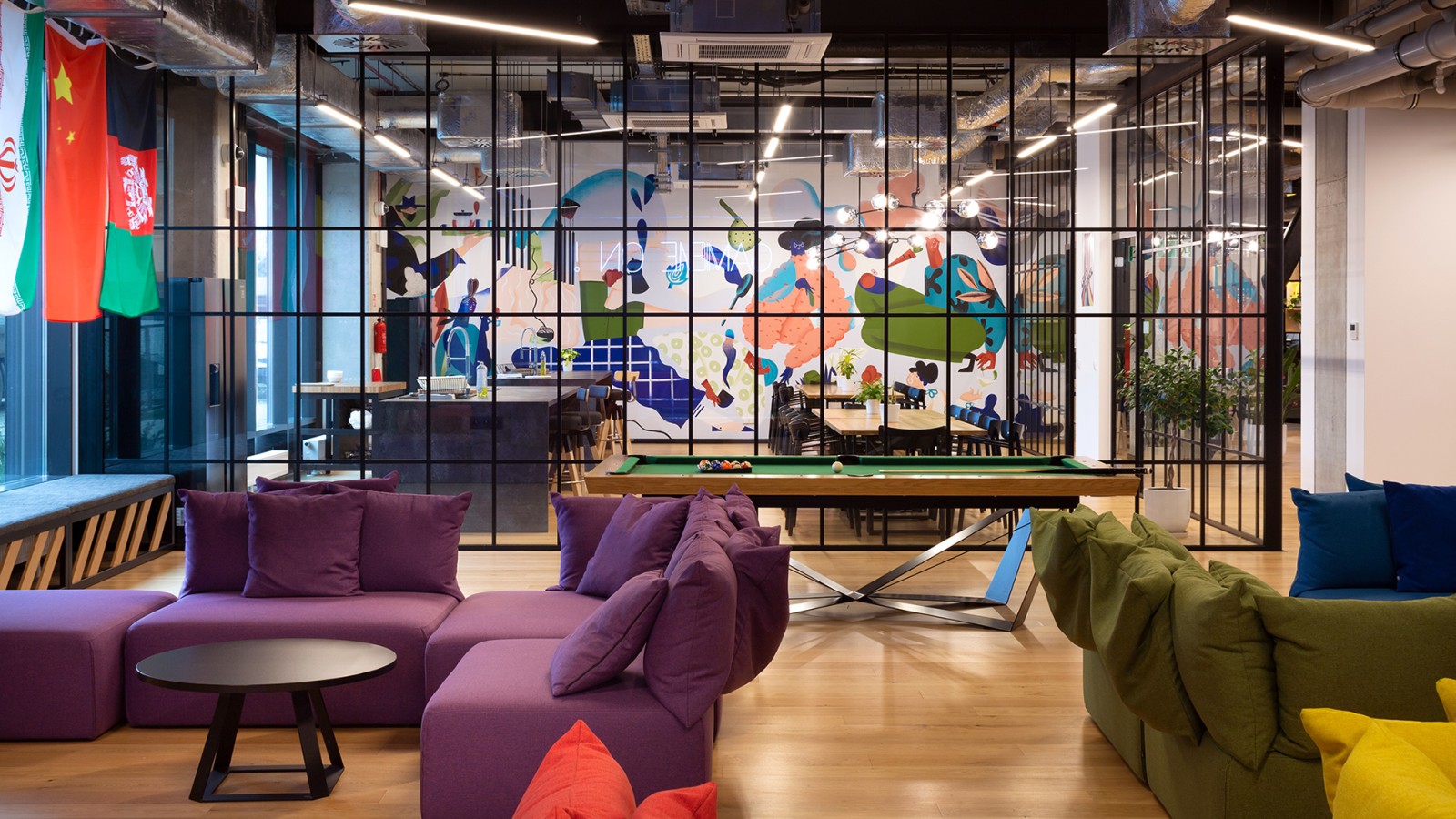 Die Gemeinschaftsräume im LivinnX laden zum Verweilen und «Abhängen» ein (© Jaroslaw Kakal/Geberit) Die Gemeinschaftsräume im LivinnX laden zum Verweilen und «Abhängen» ein (© Jaroslaw Kakal/Geberit)