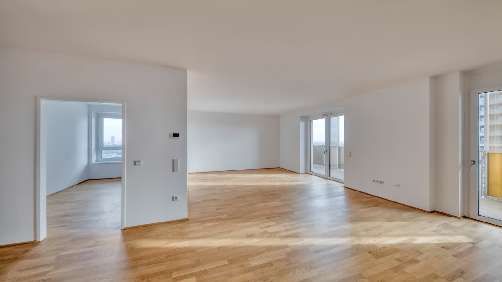 Die modernen Wohneinheiten im Q-TOWER sorgen mit durchdachten Grundrissen und hochwertiger Ausstattung für hohe Lebensqualität: Auch die iCon-WC-Keramiken von Geberit überzeugen dabei mit viel Design, Funktion und Komfort. (c) Geberit/Stephan Huger Die modernen Wohneinheiten im Q-TOWER sorgen mit durchdachten Grundrissen und hochwertiger Ausstattung für hohe Lebensqualität: Auch die iCon-WC-Keramiken von Geberit überzeugen dabei mit viel Design, Funktion und Komfort. (c) Geberit/Stephan Huger