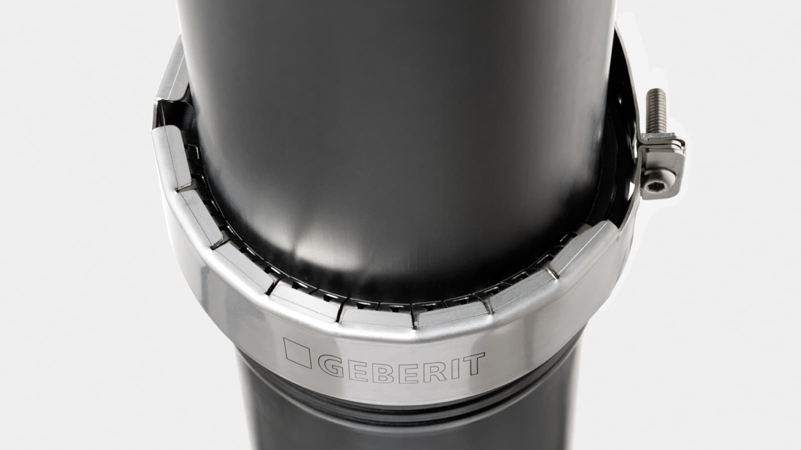 Geberit Haltekralle macht Silent-PP fit für Dachentwässerung Geberit Haltekralle macht Silent-PP fit für Dachentwässerung