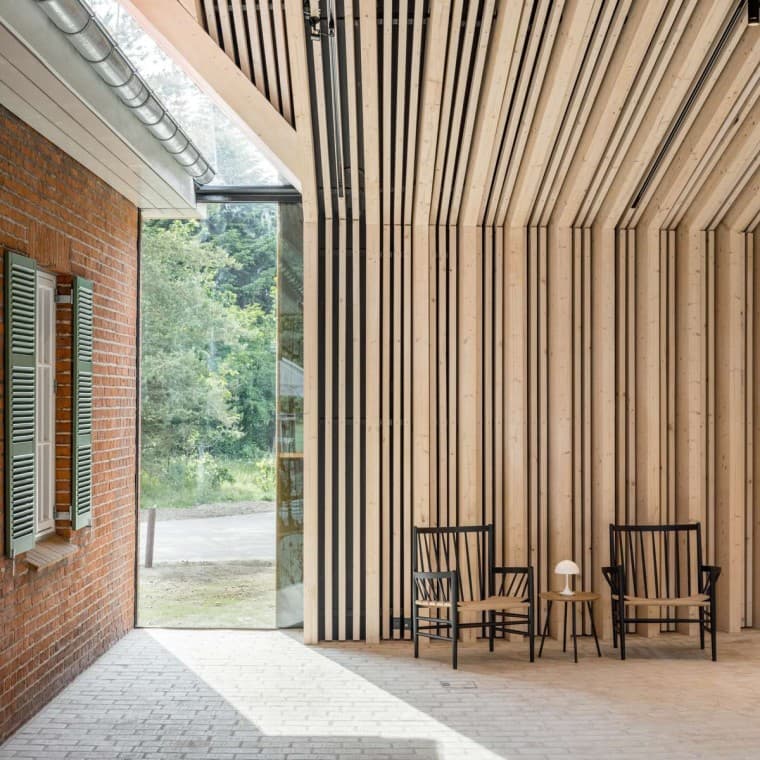 Erinnern, um nicht zu vergessen: Flugt greift Flüchtlingsgeschichte der letzten hundert Jahre auf (© R_Hjortshoj) Erinnern, um nicht zu vergessen: Flugt greift Flüchtlingsgeschichte der letzten hundert Jahre auf (© R_Hjortshoj)