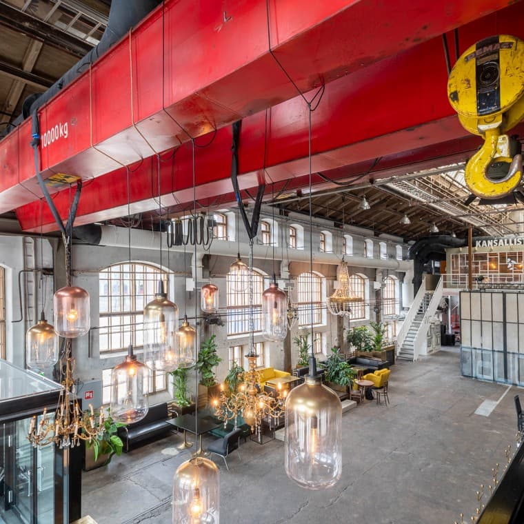 Der industrielle Charakter der Gebäude wurde erhalten (© Kansallis Teatteri) Der industrielle Charakter der Gebäude wurde erhalten (© Kansallis Teatteri)